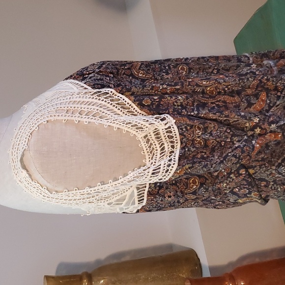 Maurices Cold Should Paisley Top Size 1 - Picture 3 of 4